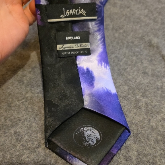 Stylish Black and Purple Tie - Picture 2 of 3